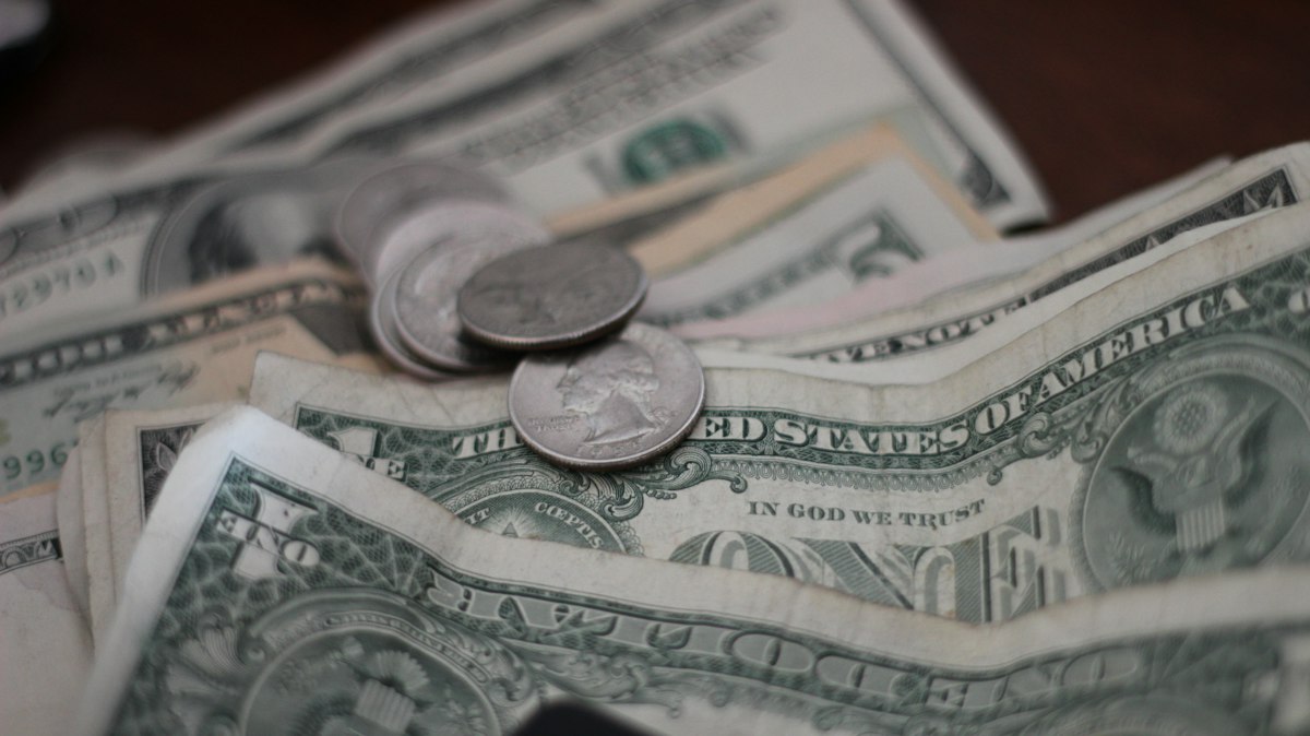 Dolar bozuk paraları ve banknotlar